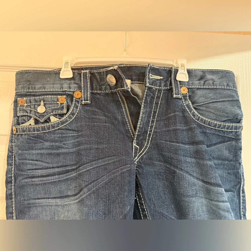 True Religion Jeans Shorts Men’s Sz 36 Flap Pockets Made In USA Distressed *Flaw